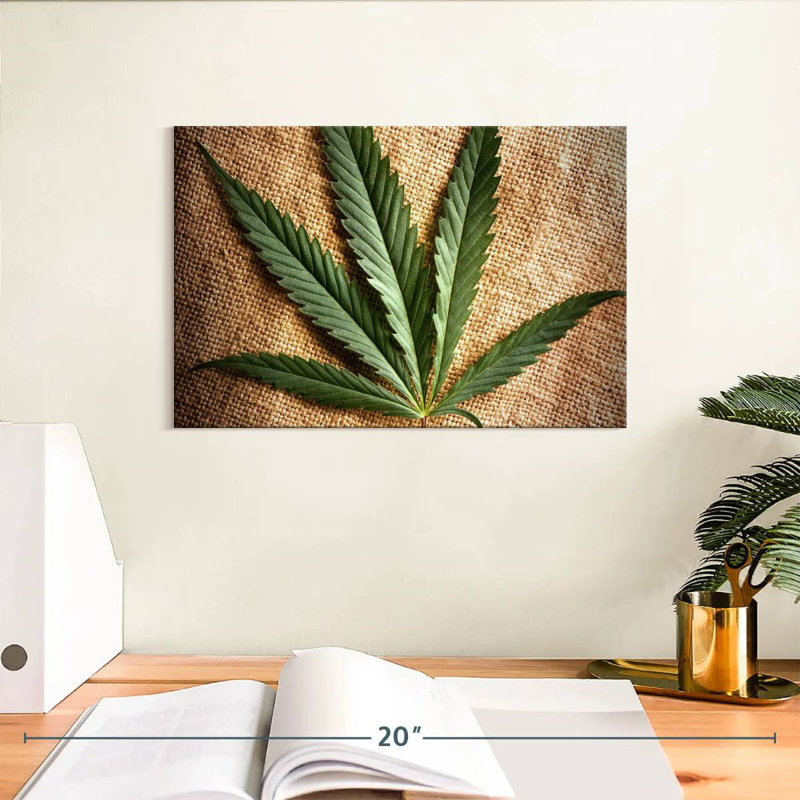 Marijuana sur bois, H 8 po x l 12 po