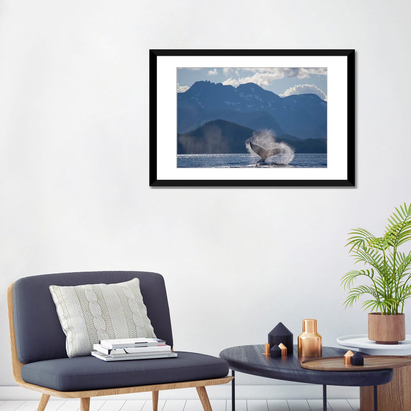 «Humpback Whale's Tail, Chatham Strait, Alaska, USA», impression sur toile, H 24 po x l 32 po x P 1 po, Blanc