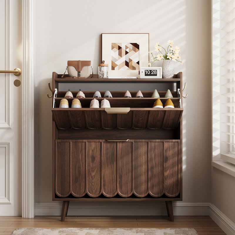 Armoire à chaussures Mid-Century moderne avec tablettes et crochets amovibles, Walnut