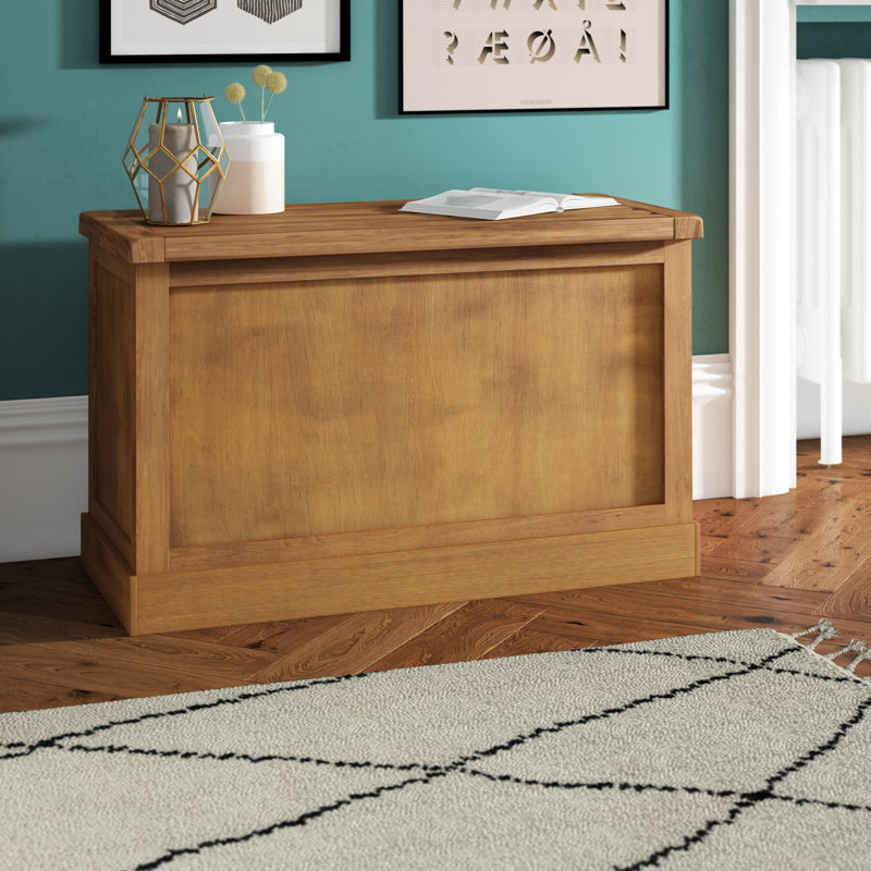 Billmont Blanket Chest, Lacquered