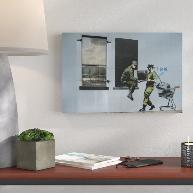 « looters », reproduction d’impression sur toile tendue, H 12 po x l 18 po x P 1,5 po