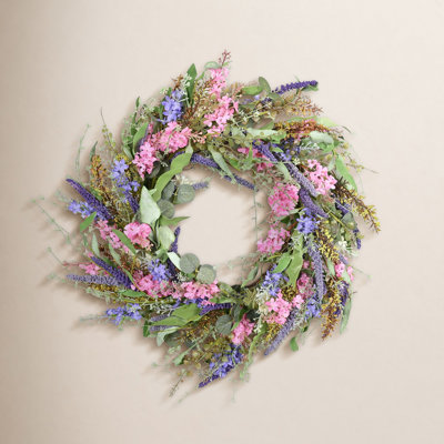 Leshea 22" Handcrafted Berry No Holiday Wreath