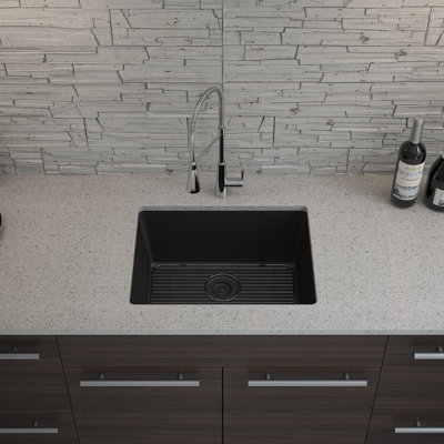Évier de cuisine en quartz 23 po x 18 po, évier simple, évier encastré, évier de cuisine en granite, avec grilles en acier et crépine