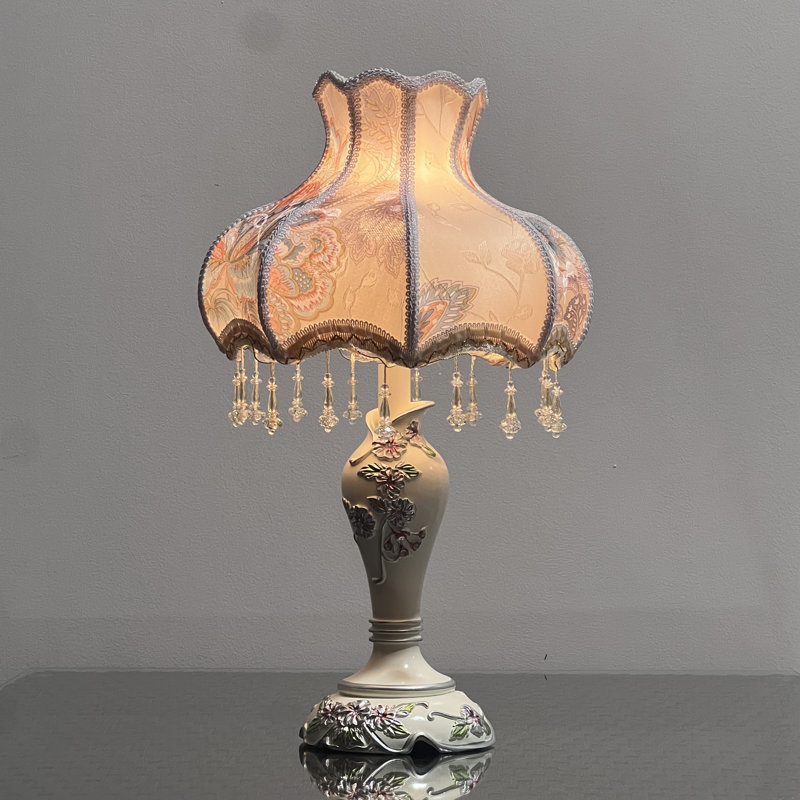 Lampe de table en résine Jerek