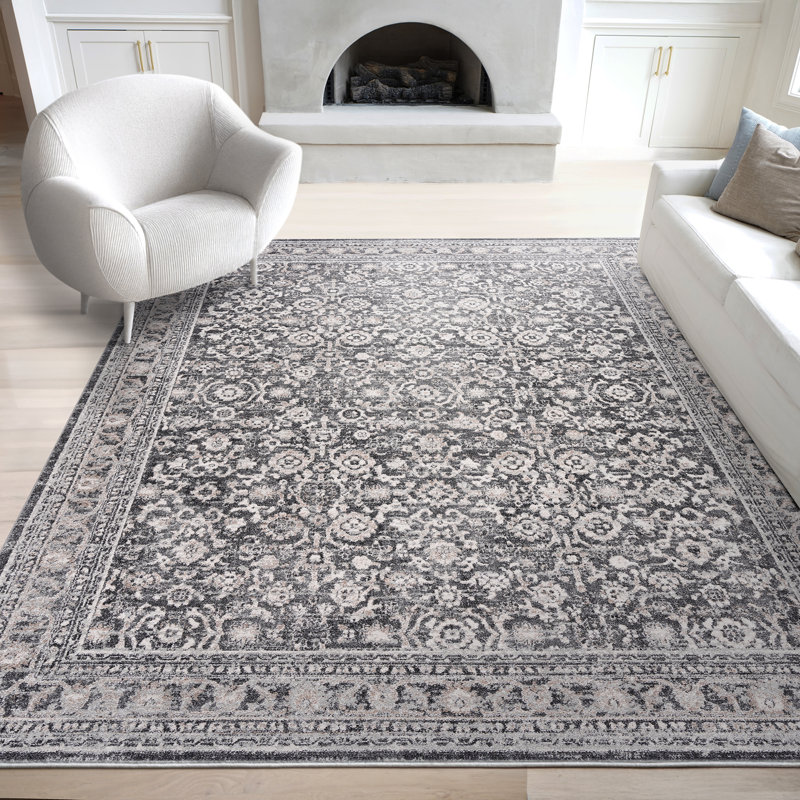 Tapis oriental gris foncé en polypropylène et polyester Saxton, Rectangle 5 pi 3 po x 7 pi 3 po