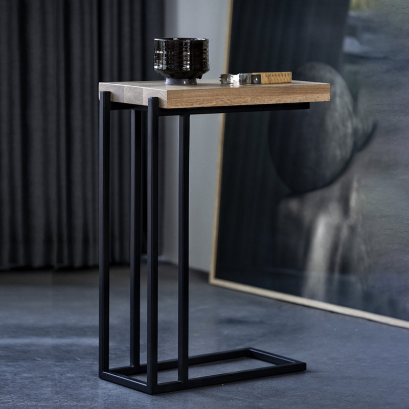 Petite table d'appoint avec design, finition savonneuse solide, idéale pour les collations, les boissons et les espaces de travail improvisés, avec une profondeur de 16,04 po, une largeur de 23,5 po et un poids de 10,89 lb. Handy Clever