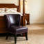 Fauteuil demi-tonneau en similicuir de 25,6 po x 27,2 po x 32,8 po en polyuréthane mauve