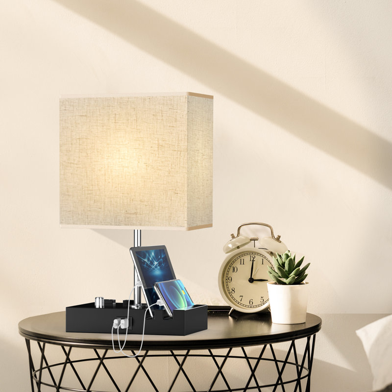 Lampe de table Marshawn avec 2 ports USB, 2 prises de courant et ampoule incluse