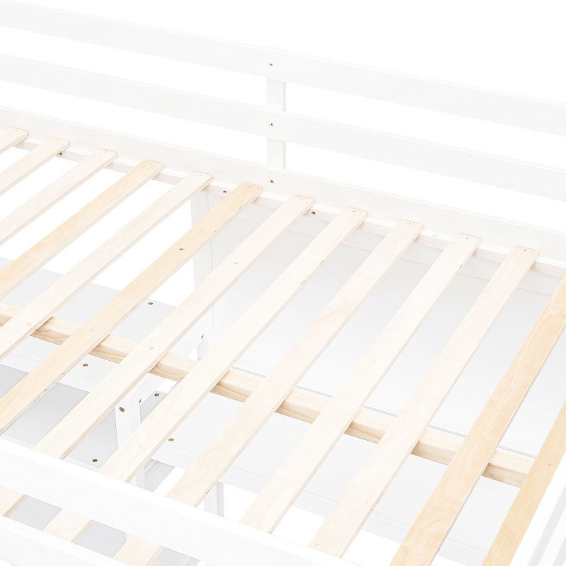 Lit mezzanine double en blanc. Avec tablettes, bureau, tableau d'écriture. Fabrication robuste. Maximisez l'espace de la chambre à coucher. Bois de pin de L 79,5 po x l 57 po x H 65 po. Utilisation de l'espace. Pas de sommier tapissier