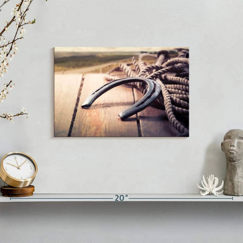 Lelar Horseshoe, 8" H x 12" W