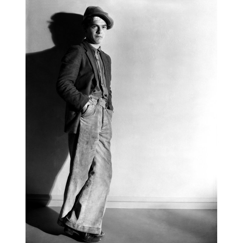 Frankie Darro regardant ailleurs - photographie sans cadre, H 10 po x l 8 po