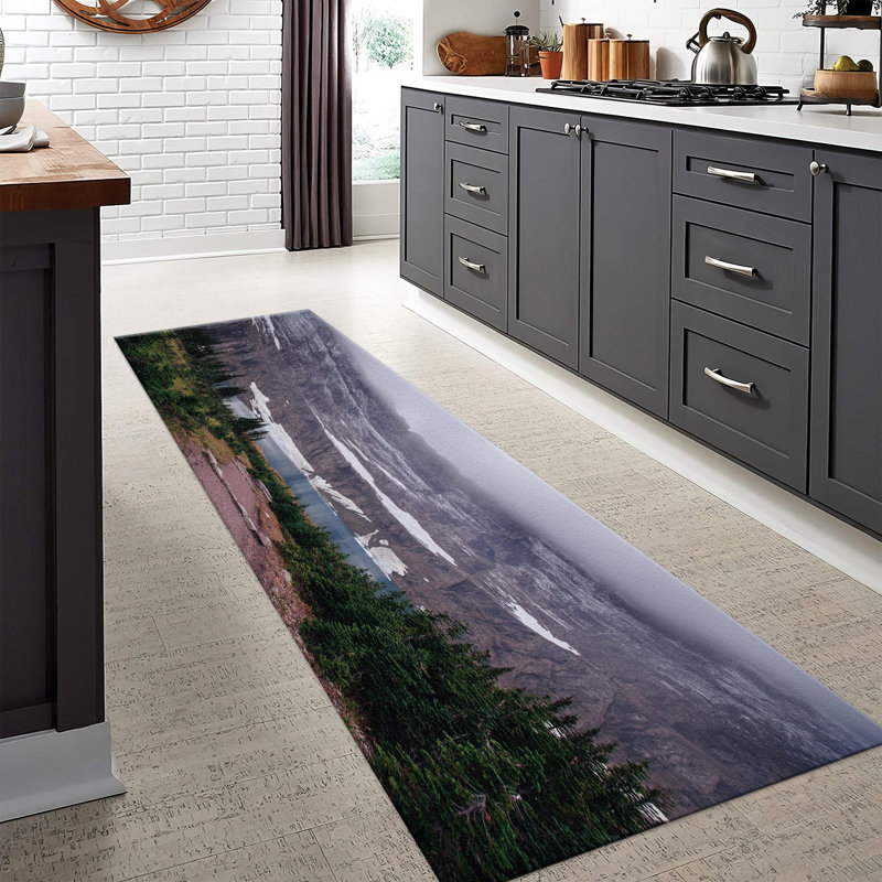 Charming Soft Pile Rug with Intricate Floral and Geometric Design Perfect for adding a Delicate Touch to Your Home Decor