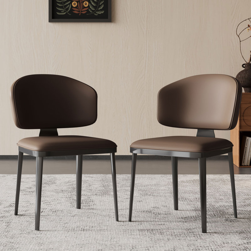 Chaise de salle à manger moderne en simili cuir Cathelijn, ensemble de 2, pieds en métal noir, Marron foncé