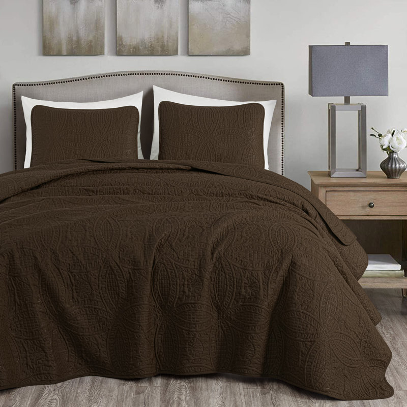 Austin Microfiber Reversible 3-Piece Coverlet / Bedspread Set, King Coverlet / Bedspread + 2 King Shams, Chocolate