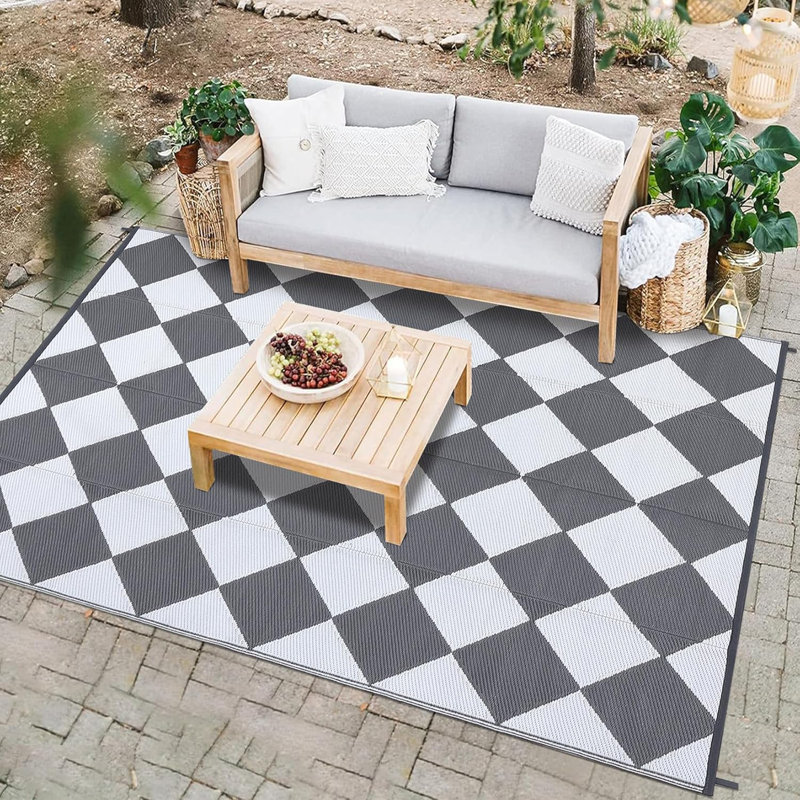 Outdoor Plastic Straw Rug – Waterproof Checkered Patio Rug with Non-Slip Backing, Modern Geometric Design for Backyard, Balcony, Camping, Picnic