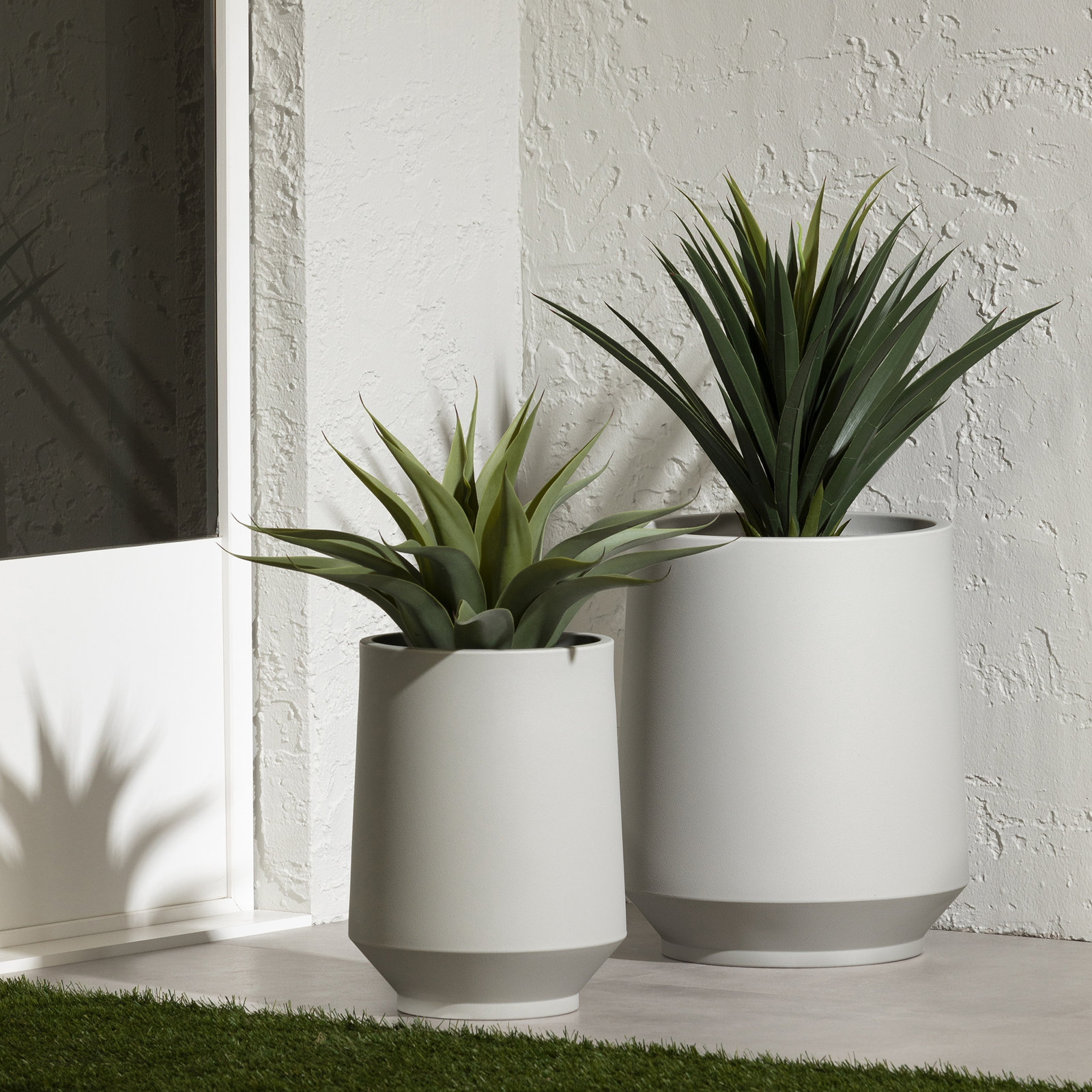 Dalya 16" Cachepot, Greige