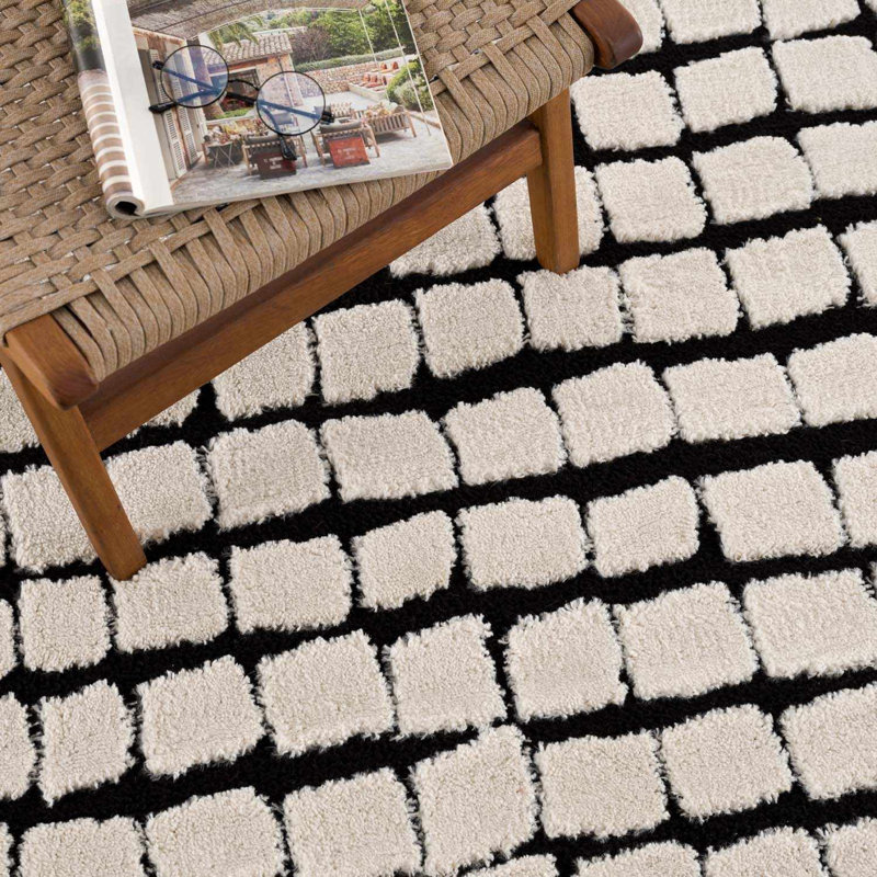 Tapis rectangulaire en polypropylène géométrique beige Carli, Rectangle 7 pi 10 po x 10 pi