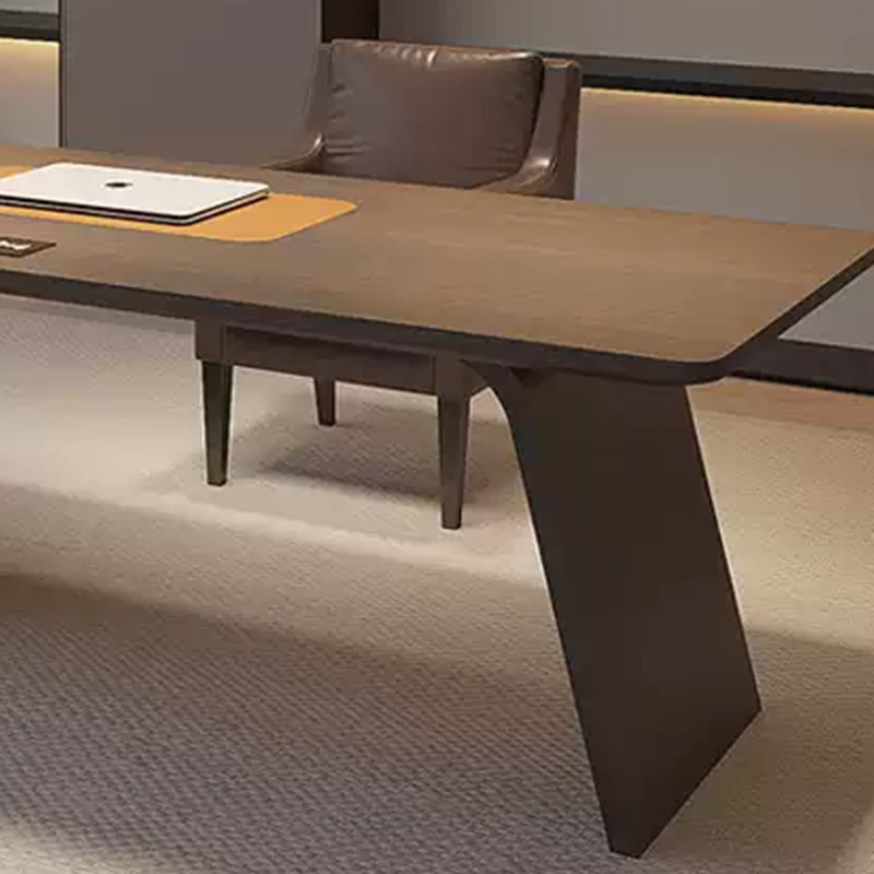 Bureau de style médiéval, H 29,52 po x l 55,11 po x P 27,55 po