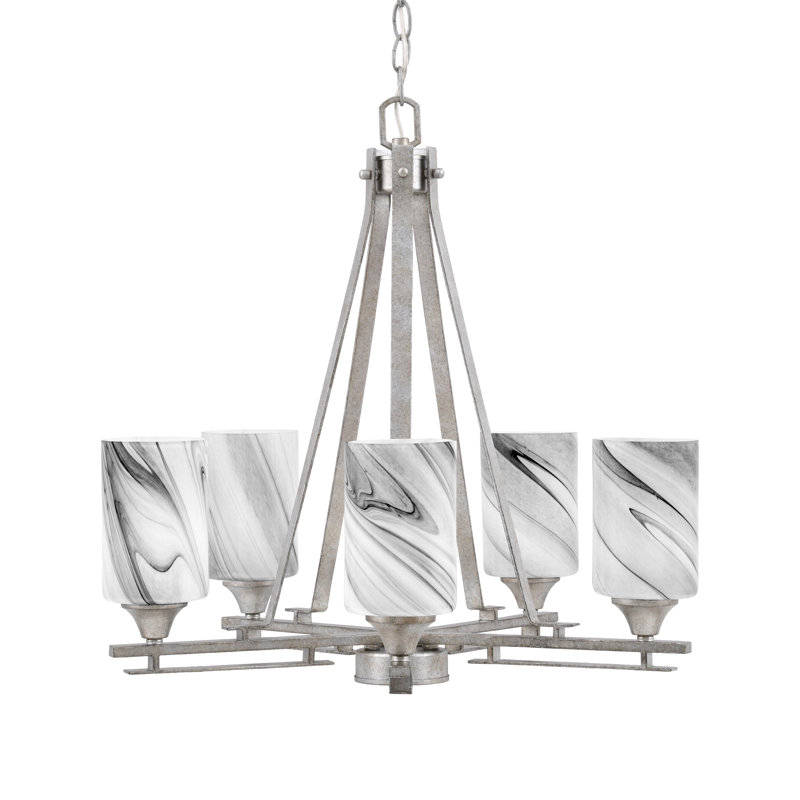 Lustre 5 lumières Uptowne montré dans une finition argentée vieillie avec verre tourbillon onyx 4 "