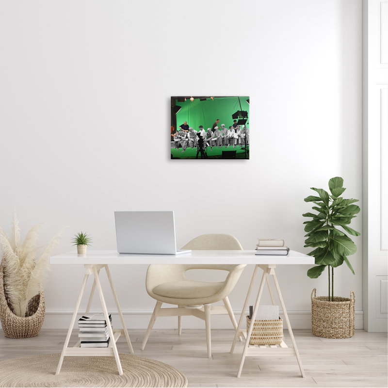 «Green Movie Set Vintage Mon monochrome People Collage» par Barry Kite - impression, L 20 po x H 20 po, Plaque murale