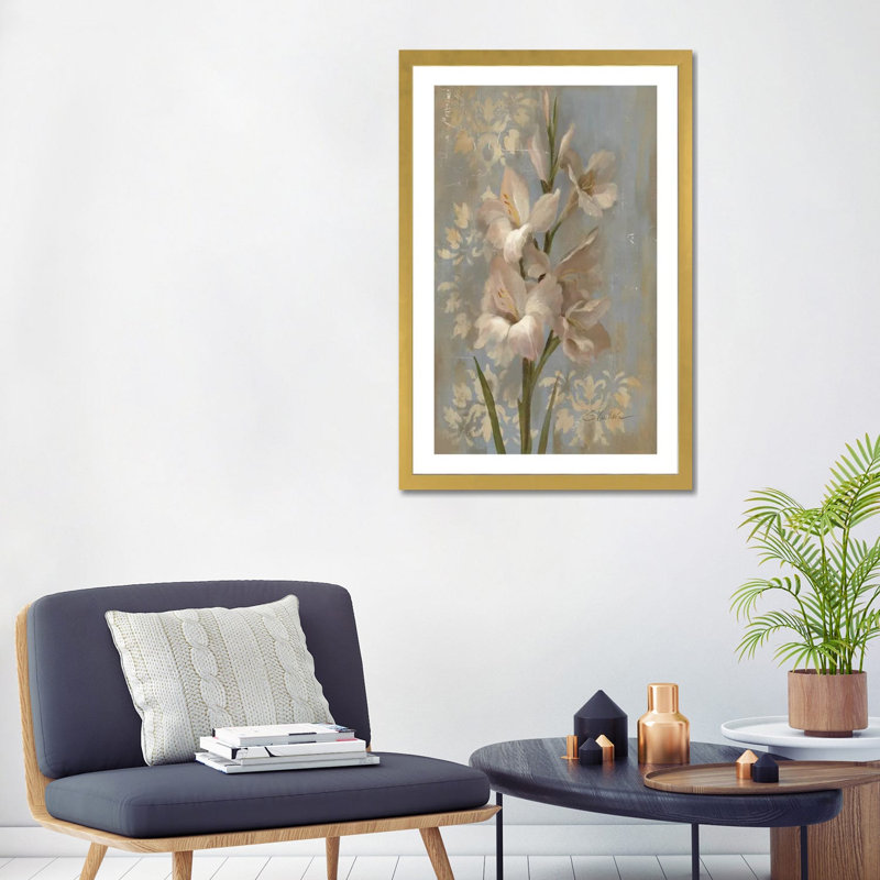 «Gladiola on Soft» par Silvia Vassileva - reproduction d'art, H 32 po x l 24 po x P 1 po, Papier encadré doré, Blanc