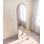 Élégant miroir mural, finition noyer, 19,7 po x 63,0 po x 0,9 po | Fabrication 100% en panneau de fibres à densité moyenne, conception écologique Fllot-E | Parfait pour la décoration intérieure moderne, l'espace et l'ajout de style