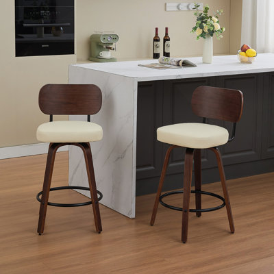 Ensemble de deux tabourets de bar pivotants rembourrés avec dossier en noyer et pieds en bois cintré, idéal pour les comptoirs de cuisine et divers espaces