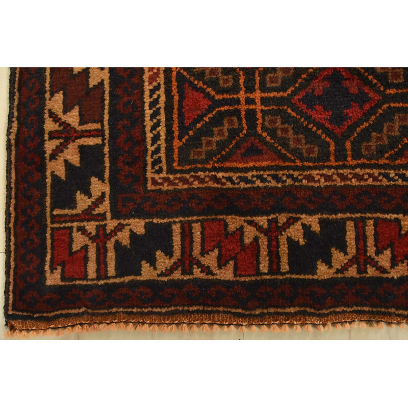 Tapis noir unique de 2 pi 11 po x 4 pi 9 po