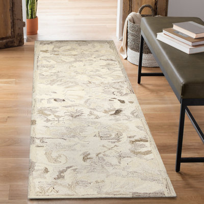 Accie Wool Floral Indoor Rug