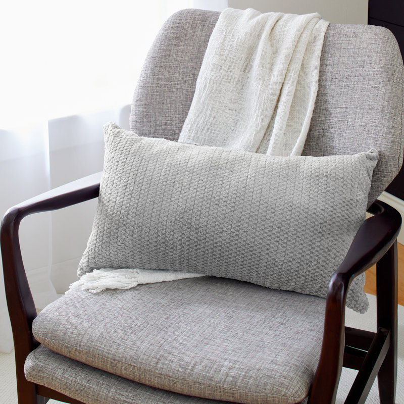Coussin en polyester Lyssette, Colombe Sutherland, 16 po x 26 po
