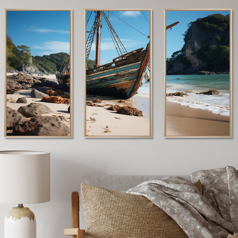 Kradi's Coastal Cradle Tranquil Waters I - Art mural plage, H 28 po x l 36 po, Cadre flottant brun