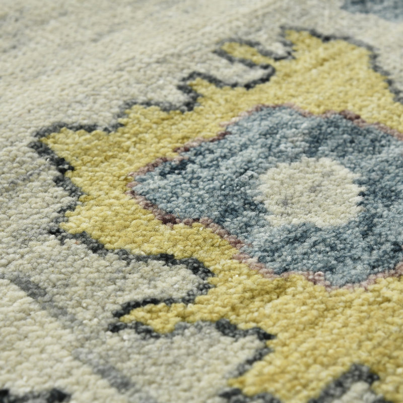 Jaigarh Wool Geometric Area Rug in White, Rectangle 2' x 3'