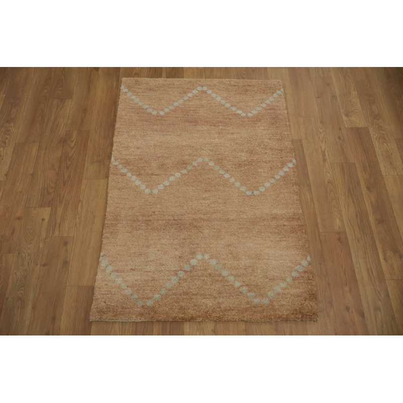 Tapis traditionnel beige de style Gabbeh avec délicats accents en zigzag 2 x 3