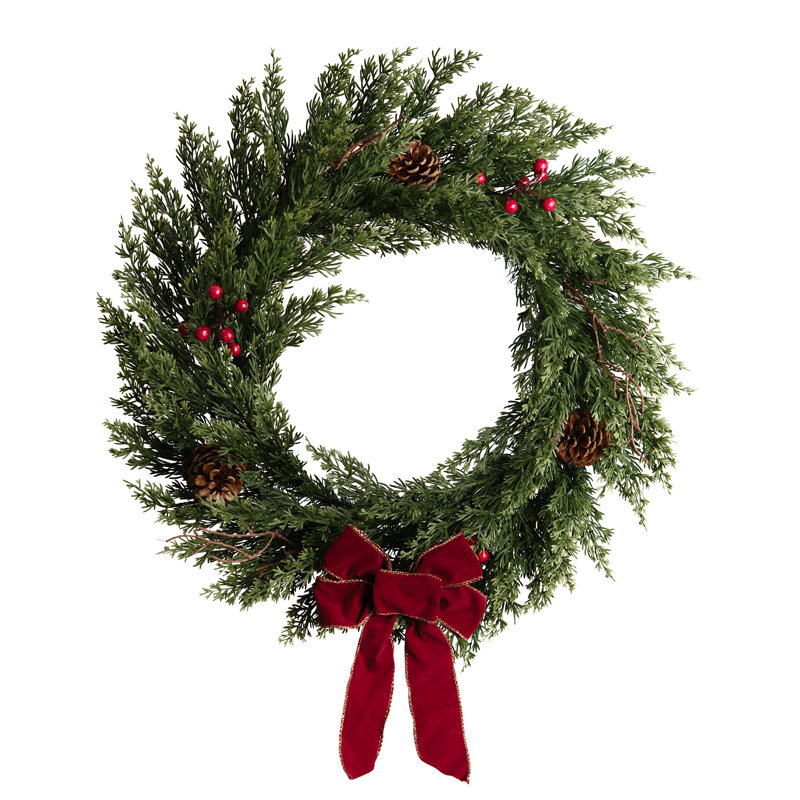 Couronne de Noël artificielle 24 po en forme de cyprès avec des pommes de pin et des baies rouges