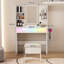 Coiffeuse avec éclairage, 2 ports et 6 tablettes ouvertes pour meuble-lavabo blanc pour femme 3 modes d'éclairage, luminosité réglable, support pour sèche-cheveux, chambre à coucher avec tiroirs