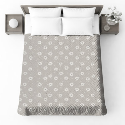 Couvre-lit matelassé à motif floral beige toutes tailles