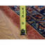 Tapis rouge en laine de conception unique 10 pi 6 po x 19 pi 3 po années 1920