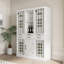 Armoire à vin modulaire de couleur brun noyer avec tablettes de rangement et huche pour salle à manger-107224770