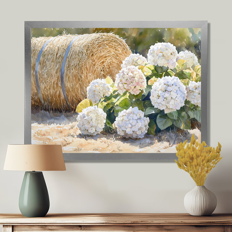 Hortensias dans la basse-cour I - hydrangées, art mural, H 34 po x l 44 po, Floater Framed, Argent argent