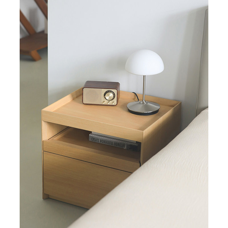Table de chevet moderne simple en placage de chêne avec rangement superposé pour chambre à coucher