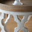 Grande table d'appoint 23 po blanche vieillie