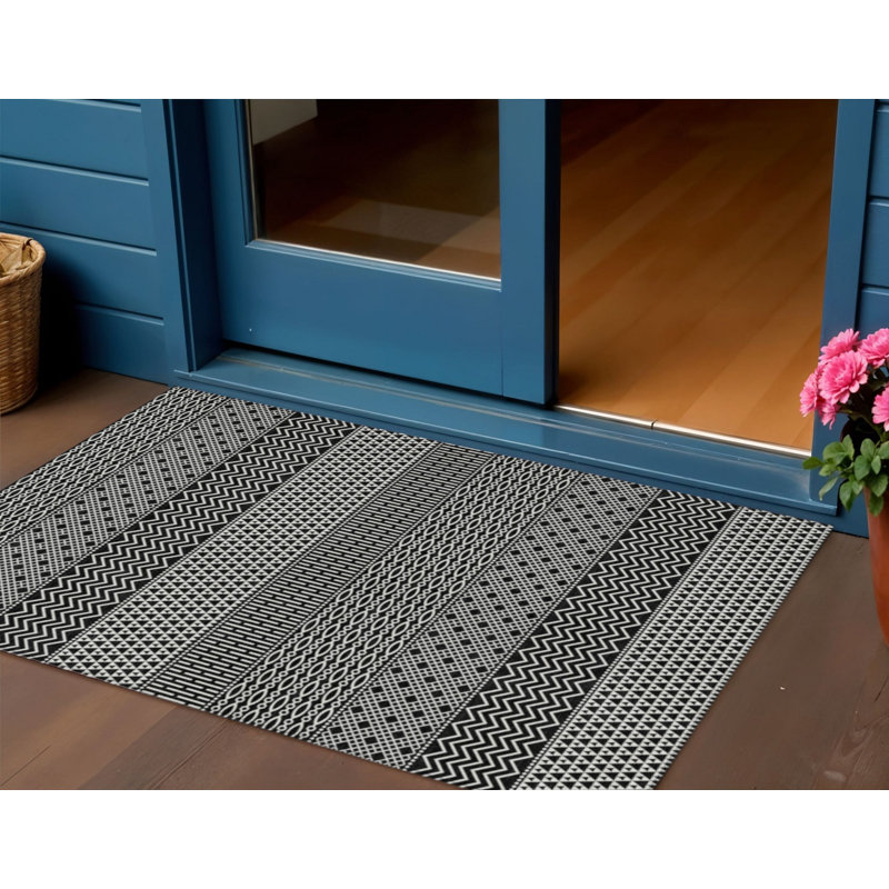 Tapis intérieur lavable à chevrons noir et ivoire 3 pi x 5 pi