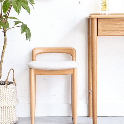 Tabouret de maquillage carré en chêne naturel pour la chambre à coucher et la salle à manger, forme simple, avec garniture en tissu, facile à utiliser, profondeur de 14,5 po, banc de lit de poids de 7,66 lb, bords doux, élégant