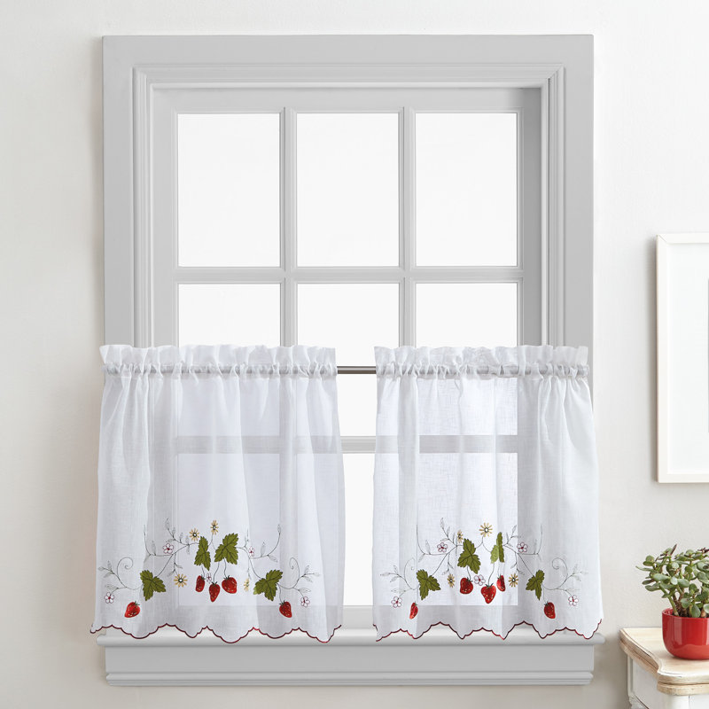 Rydel Floral Tailored 56'' W Cafe Curtain in Red, 56" W x 36" L