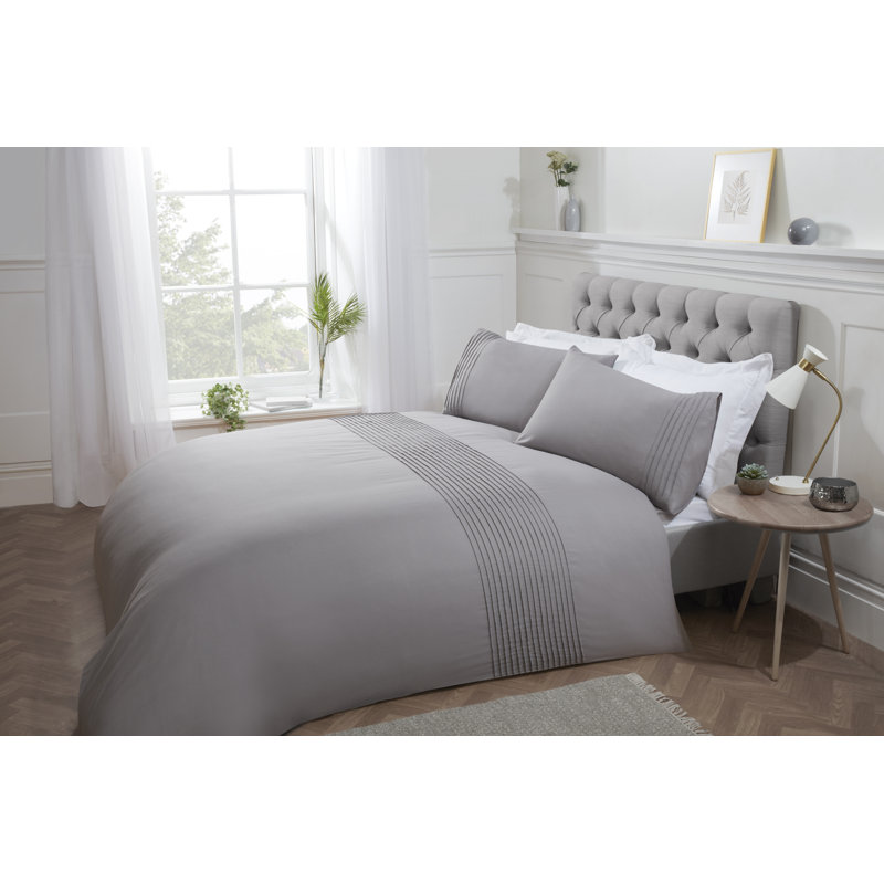 Carolle Polyester Solid Colour Duvet Cover Set with Pillowcases Included, Super King - 2 Standard Pillowcases