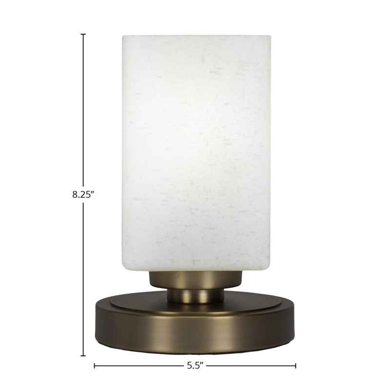 Lampe d'appoint Aneka montrée avec finition laiton New Age et verre carré blanc en mousseline de 4 po