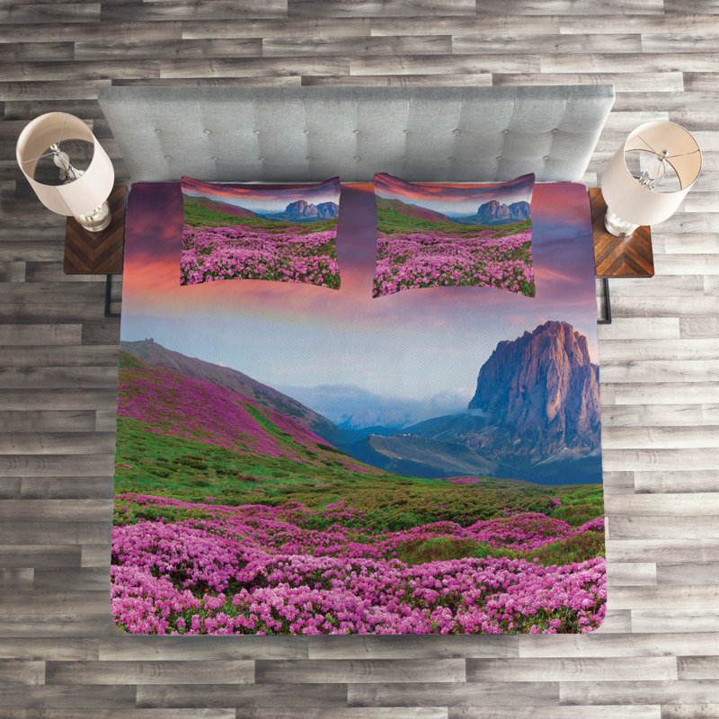 Bedding, King Bedspread + 2 Shams