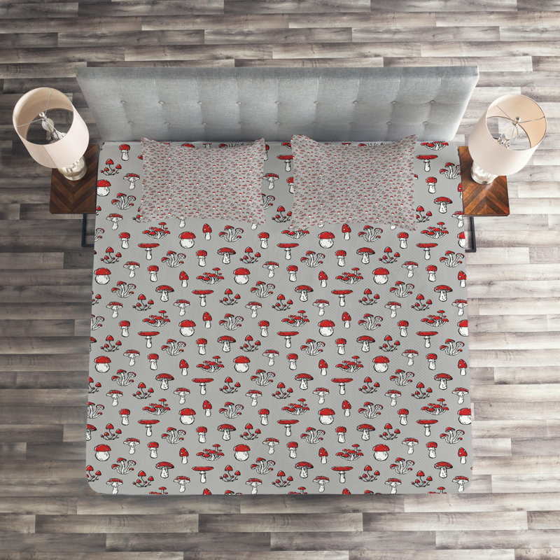 Mushroom Farmhouse / Country Polyester Coverlet, King Bedspread + 2 Shams