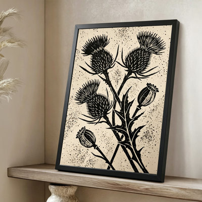 Fleurs de chardon abstraites modernes et boutons de pavot: Illustration détaillée de l'encre noire, impression sur bois. Toile encadrée 24 "x 36" avec cadre en bois noir