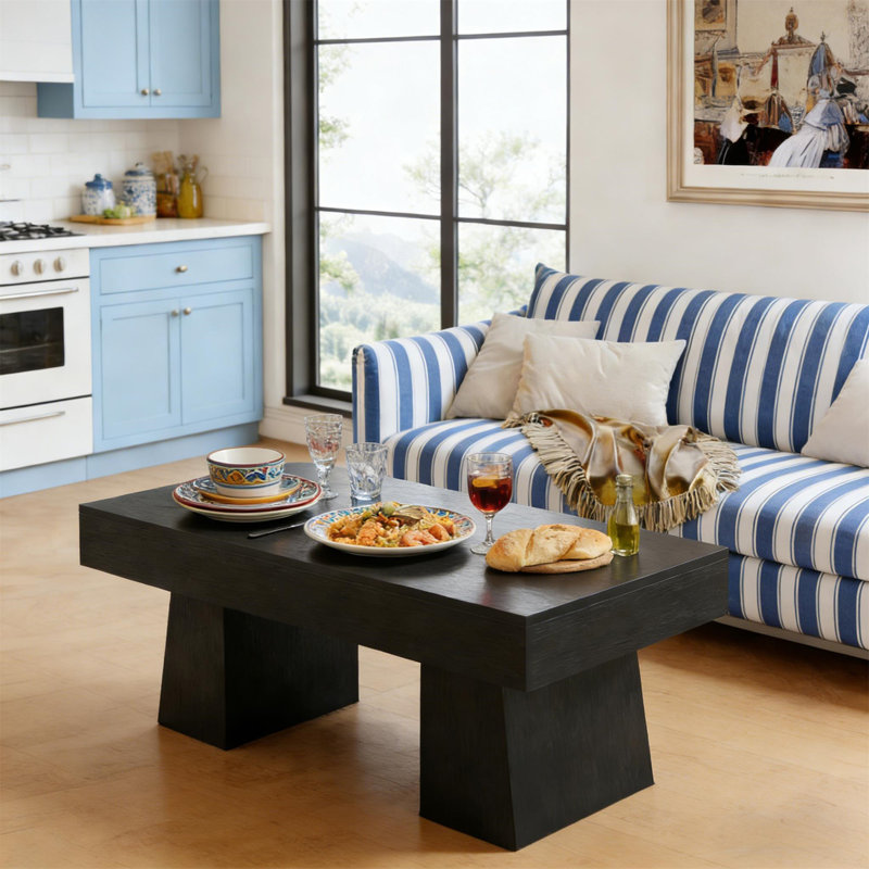 Table basse en bois (sans la chaise)